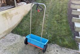 Location outil Épandeur Manuel près de Cesson-Sévigné