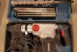 Location outil Burineur perforateur Électrique Erbauer près de Beaurains