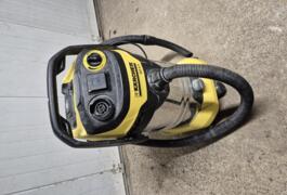 Location outil Aspirateur eau poussière Électrique Karcher près de Châteaugiron