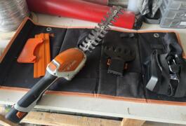Location outil Cisaille arbustes et gazon Stihl près de Benet