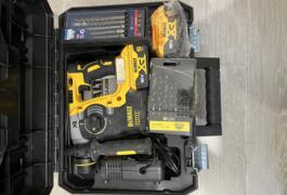 Location outil Burineur perforateur Électrique Dewalt près de Bordeaux