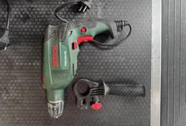 Location outil Perceuse Électrique Bosch près de Montrabé