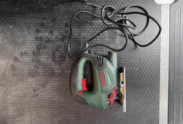 Location outil Scie sauteuse Filaire Bosch près de Montrabé