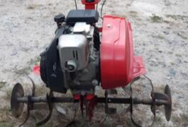 Location outil Motobineuse Thermique Honda près de Cours