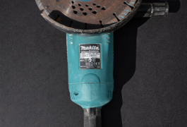 Location outil Meuleuse Électrique Makita près de Saint-Étienne-sous-Bailleul