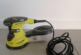 Location outil Ponceuse Électrique Ryobi près de Parempuyre