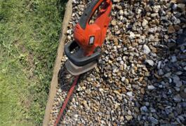Location outil Taille haie Électrique Black et decker près de Berville-la-Campagne