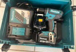 Location outil Perceuse Sans-fil Makita près de Cergy