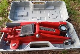 Location outil Cric Hydraulique près de Ploufragan