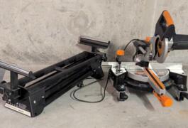 Location outil Scie à onglet Électrique près de Grenoble