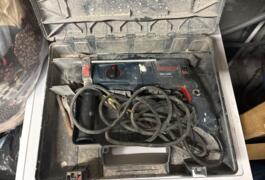 Location outil Burineur perforateur Électrique Bosch près de Cers