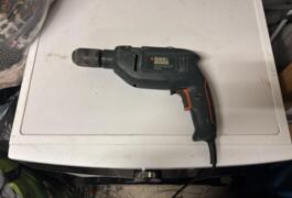 Location outil Perceuse Électrique Black et decker près de Cers
