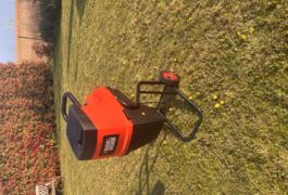 Location outil Broyeur de végetaux Électrique Black et decker près de Trouy