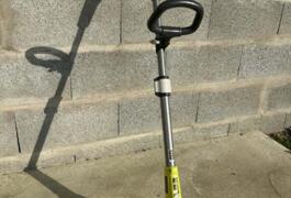 Location outil Coupe bordure Électrique Ryobi près de Angliers