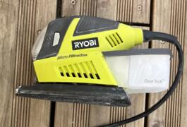 Location outil Ponceuse Électrique Ryobi près de Corbelin