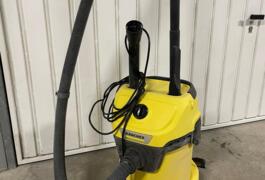 Location outil Aspirateur eau poussière Électrique Karcher près de Saint-André-de-Corcy