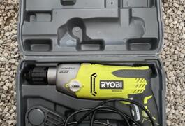 Location outil Perceuse Électrique Ryobi près de Beugnies