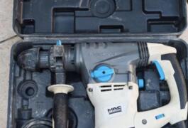 Location outil Burineur perforateur Électrique Mac-allister près de Belz