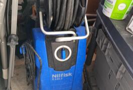 Location outil Nettoyeur haute pression Électrique Nilfisk près de Bonneville