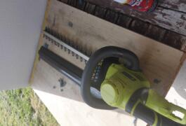 Location outil Taille haie Électrique Ryobi près de Sassenage