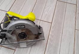 Location outil Scie circulaire Électrique Ryobi près de Maxilly-sur-Léman
