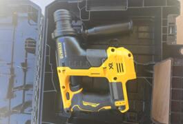 Location outil Burineur perforateur Électrique Dewalt près de Hyères