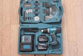 Location outil Perceuse Électrique Makita près de Paris