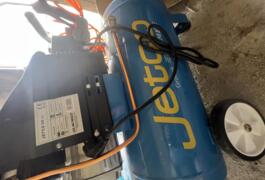 Location outil Compresseur Électrique Divers près de Quelaines-Saint-Gault