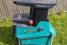 Location outil Broyeur de végetaux Électrique Bosch près de Nort-sur-Erdre