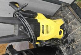 Location outil Nettoyeur haute pression Électrique Karcher près de Ozan
