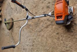 Location outil Débroussailleuse Thermique Stihl près de Saint-Aubin-de-Locquenay