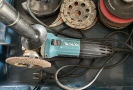 Location outil Meuleuse Électrique Makita près de Saint-Malo