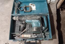Location outil Burineur perforateur Électrique Makita près de Ligny-en-Barrois
