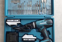 Location outil Perceuse Sans-fil Makita près de Mont-de-Marsan