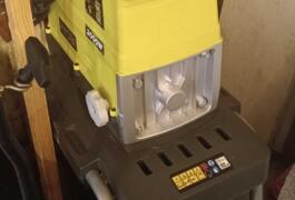 Location outil Broyeur de végetaux Électrique Ryobi près de Beaumont-sur-Lèze