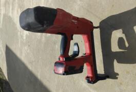 Location outil Cloueur Hilti près de Lonçon