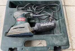 Location outil Ponceuse d'angle Électrique Metabo près de Redessan