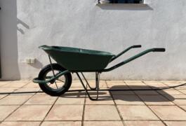 Location outil Brouette Aeg près de Roquebrune-sur-Argens