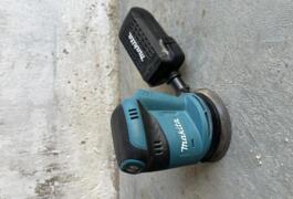 Location outil Ponceuse Batterie Makita près de Rodez