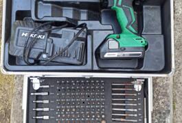 Location outil Perceuse Électrique Hikoki près de Villeneuve-de-Marsan