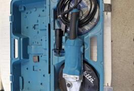 Location outil Meuleuse Électrique Makita près de Trélazé
