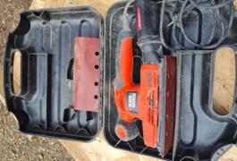 Location outil Ponceuse Électrique Black et decker près de Cognac