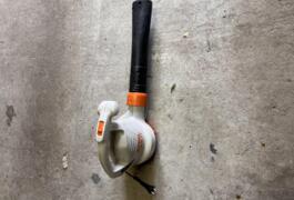 Location outil Aspirateur souffleur Électrique Stihl près de Saint-Genis-les-Ollières