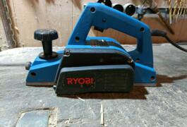 Location outil Rabot Électrique Ryobi près de Moulès-et-Baucels