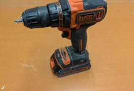 Location outil Perceuse Électrique Black et decker près de Épinay-sur-Seine