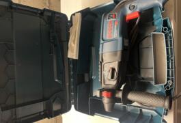 Location outil Perceuse Électrique Bosch près de Mandres-les-Roses