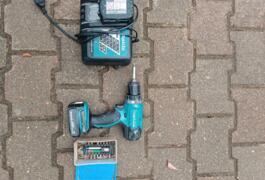 Location outil Visseuse Électrique Makita près de Paray-Vieille-Poste