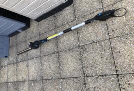 Location outil Taille haie sur perche Électrique Mac-allister près de Le Mée-sur-Seine