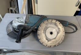 Location outil Meuleuse 230mm Makita près de Montauban-de-Bretagne