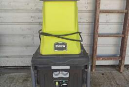 Location outil Broyeur de végetaux Électrique Ryobi près de Elven